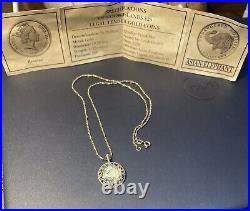 1990 Cook Island $25 Coin In 14k Gold Holder With Chain